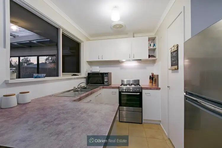 Second view of Homely house listing, 6 Bastow Close, Pakenham VIC 3810