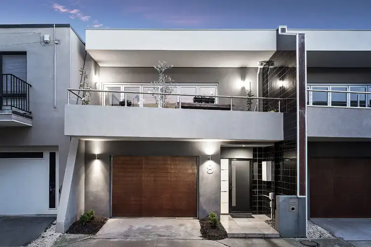 8 Emma Street, Seddon VIC 3011