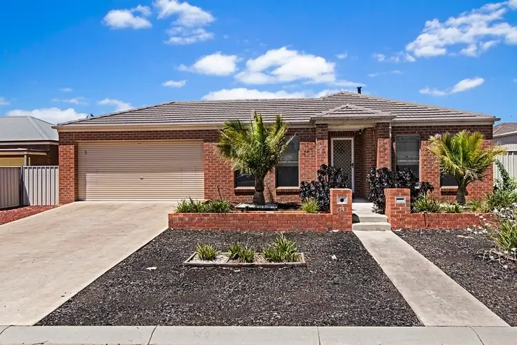 14 Gordonia Avenue, Epsom VIC 3551