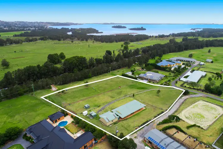 19 Rondanella Drive, Kanahooka NSW 2530