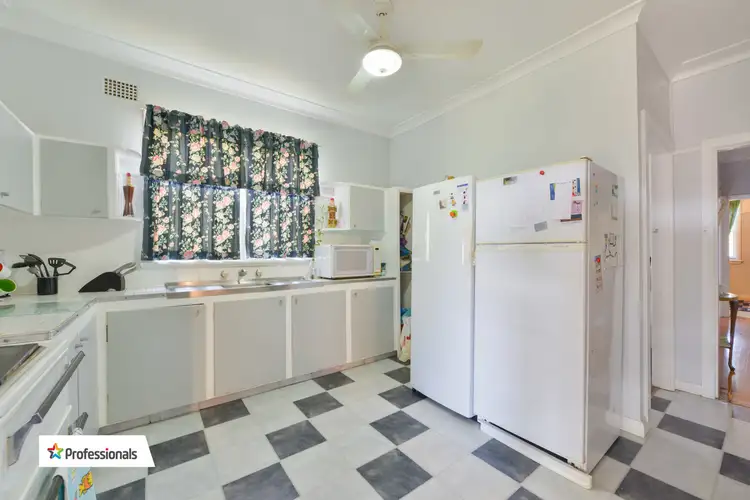 Second view of Homely house listing, 2 Elizabeth Street, Tamworth NSW 2340