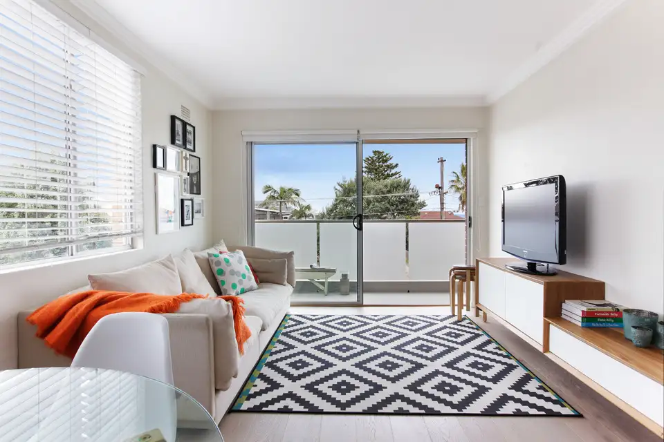 Main view of Homely unit listing, 2/144 Ocean Street, Narrabeen NSW 2101