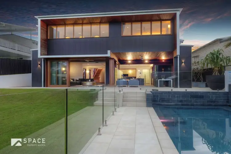 14 Barton Street, Bardon QLD 4065