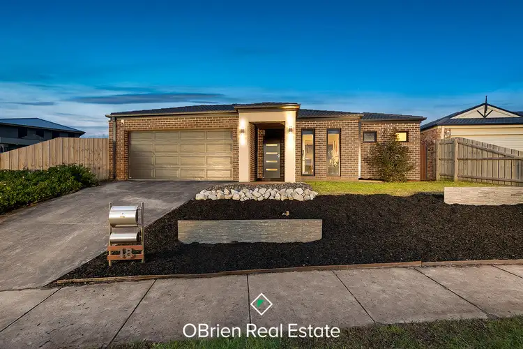 18 Jamescott Drive, Drouin VIC 3818