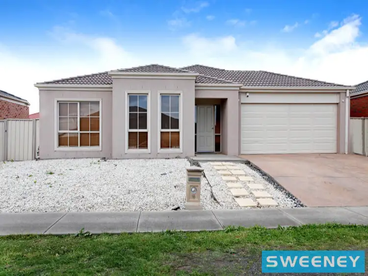 16 Lucas Terrace, Taylors Hill VIC 3037