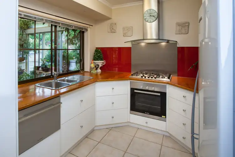 Second view of Homely house listing, 10 McCulloch Crescent, Wodonga VIC 3690