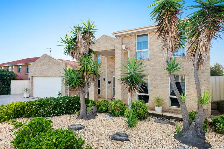 8 Rossiville Place, Glen Alpine NSW 2560