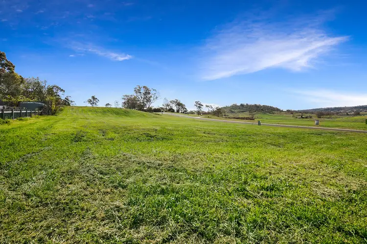 2 Bonnaccorde Place, Cotswold Hills QLD 4350