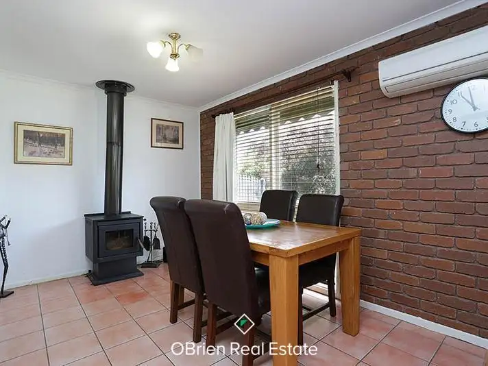 Fifth view of Homely house listing, 1 Heyington Court, Somerville VIC 3912