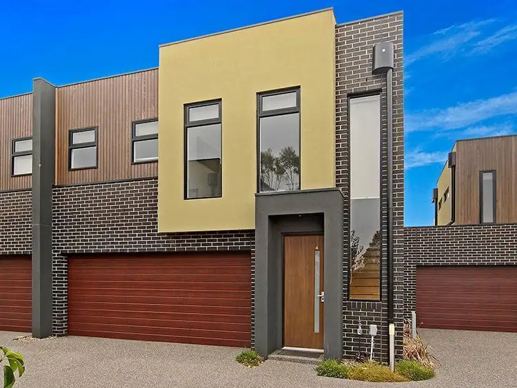 4/5 Chelsworth Place, Caroline Springs VIC 3023
