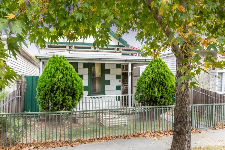 8 Hamilton Street, Seddon VIC 3011