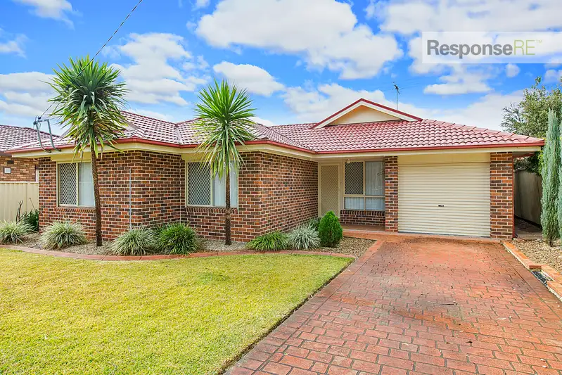 Main view of Homely villa listing, 1/116 Richmond Road, Cambridge Park NSW 2747