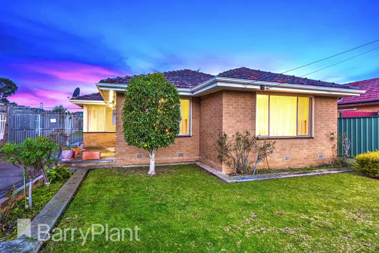 15 Grantham Parade, St Albans VIC 3021
