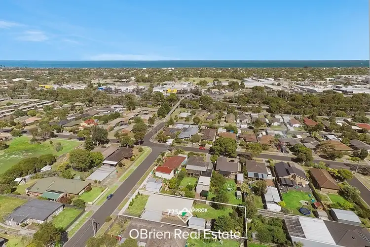 18 Elliott Street, Seaford VIC 3198