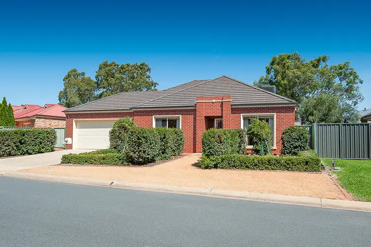 44 Robbins Drive, East Albury NSW 2640