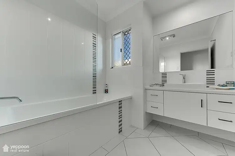 Seventh view of Homely unit listing, 2/85 Bottlebrush Drive, Lammermoor QLD 4703