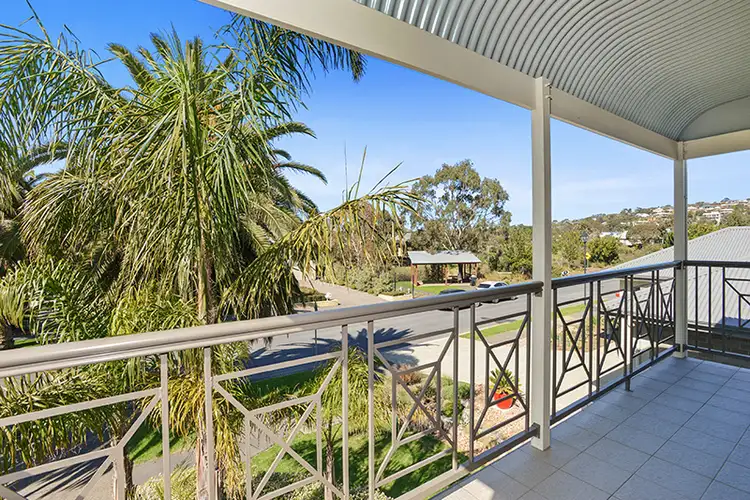 102 Matthew Flinders Drive, Encounter Bay SA 5211