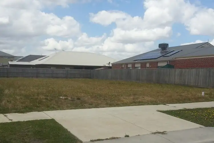 85 Banjo Patterson Drive, Pakenham VIC 3810