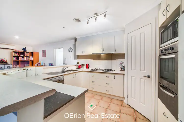 Sixth view of Homely house listing, 3 Kingfisher Court, Pakenham VIC 3810