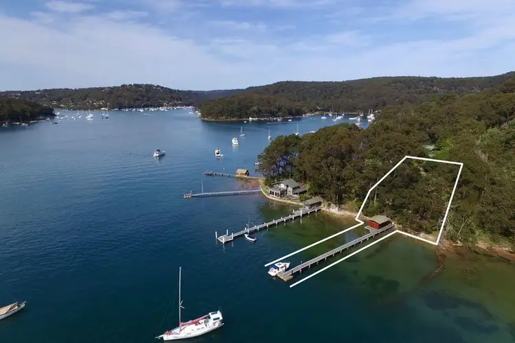 Second view of Homely house listing, 8 The Chase, Lovett Bay NSW 2105