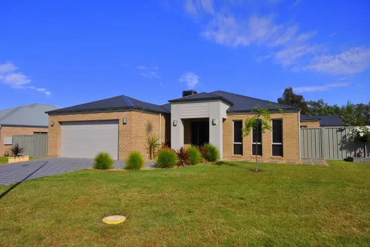 2 Oxford Drive, Thurgoona NSW 2640