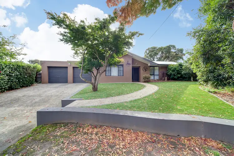15 Roundhay Court, Berwick VIC 3806