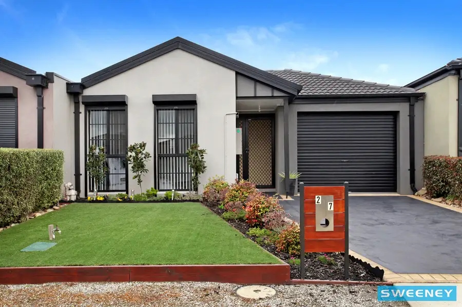 Main view of Homely unit listing, 2/7 Jade Way, Hillside VIC 3037