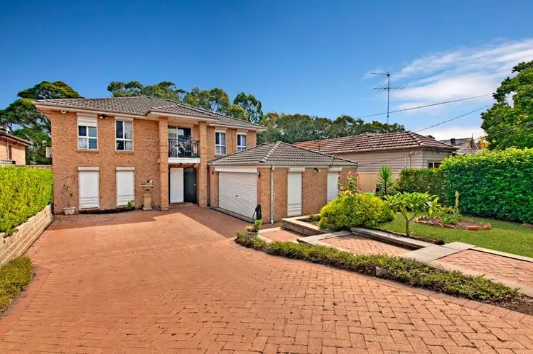 31 Sylvanus St, Greenacre NSW 2190