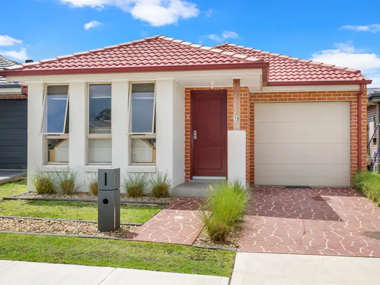 19 Colman Close, Ropes Crossing NSW 2760