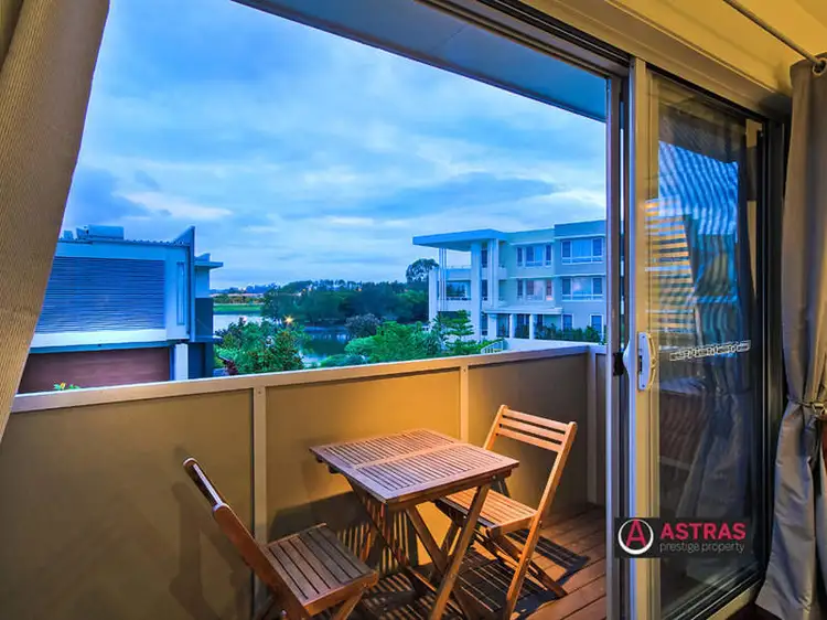 Sixth view of Homely house listing, 4 Lakefront Crescent, Varsity Lakes QLD 4227