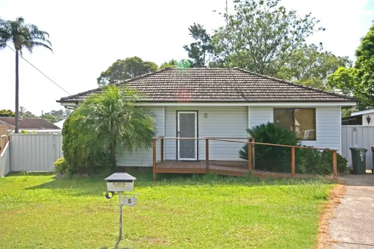 5 Seddon Place, Campbelltown NSW 2560