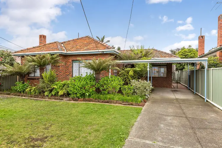 16 Lindenow Street, Maidstone VIC 3012