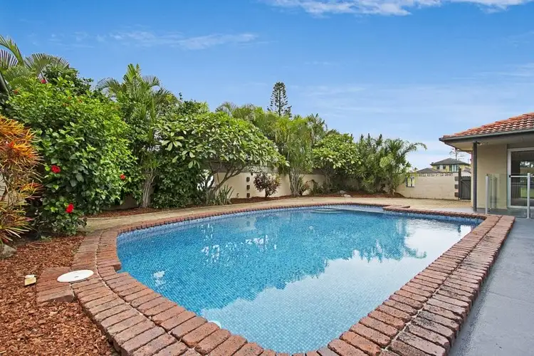 84 Salerno Street, Isle Of Capri QLD 4217