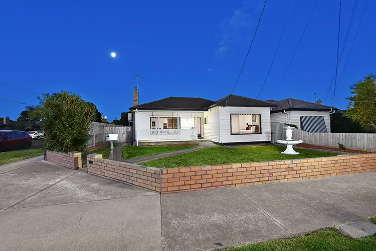 6 Greenock Street, Reservoir VIC 3073