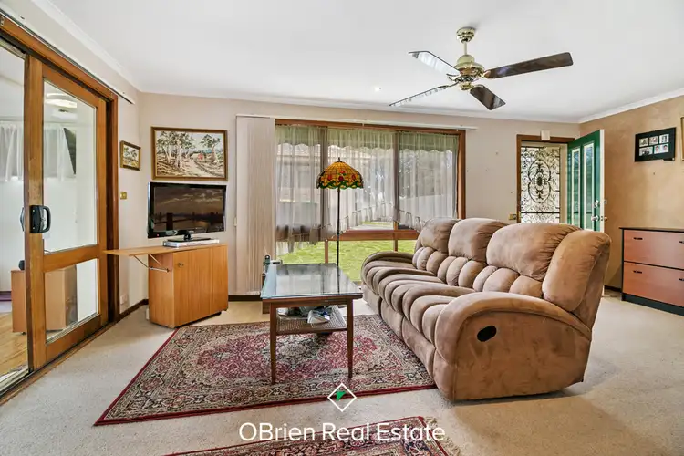 Second view of Homely unit listing, 2/21 Gairloch Drive, Frankston VIC 3199