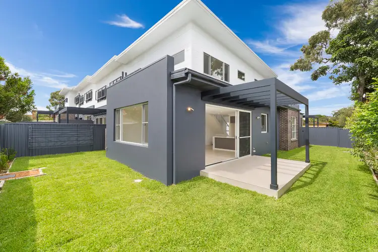 3/273 Cooriengah Heights Road, Engadine NSW 2233