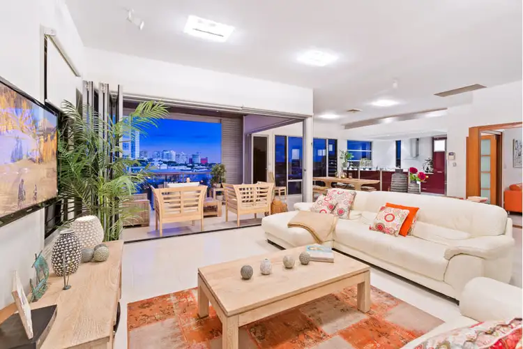 6 Garrick Street, Coolangatta QLD 4225