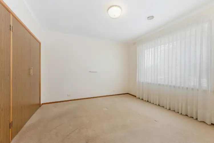 Fifth view of Homely house listing, 7 Lyndford Court, St Albans VIC 3021
