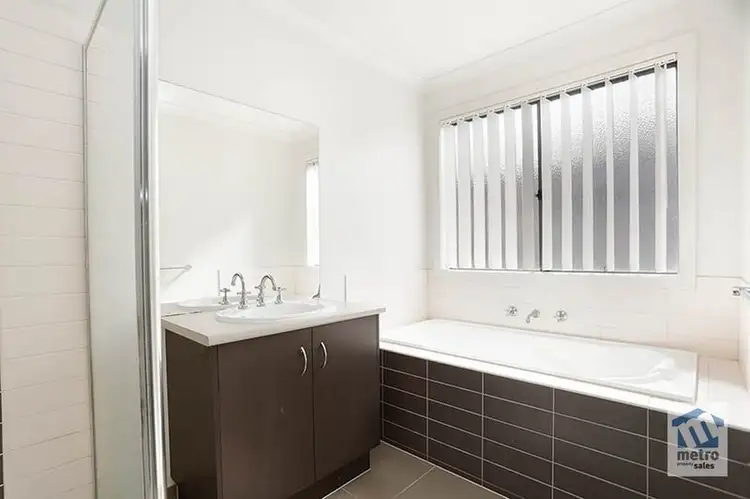 Fifth view of Homely house listing, 17 Andie Way, Tarneit VIC 3029