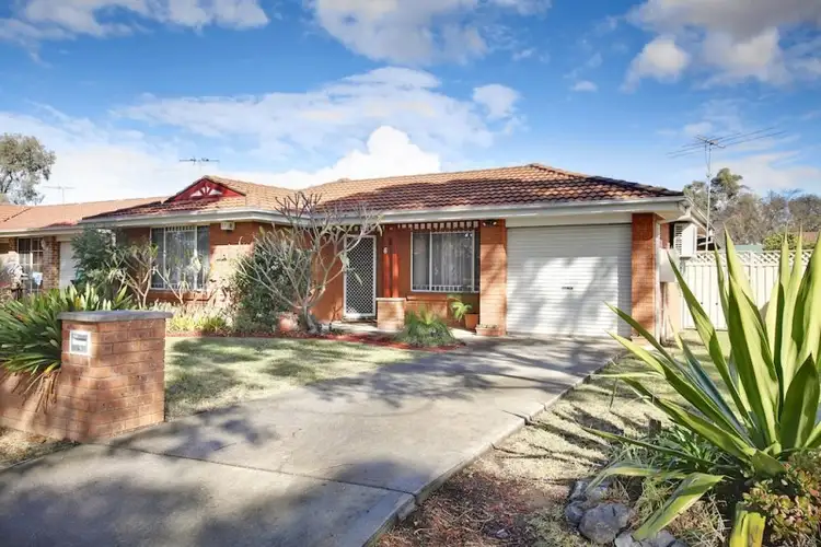6 Watkins Crescent, Currans Hill NSW 2567