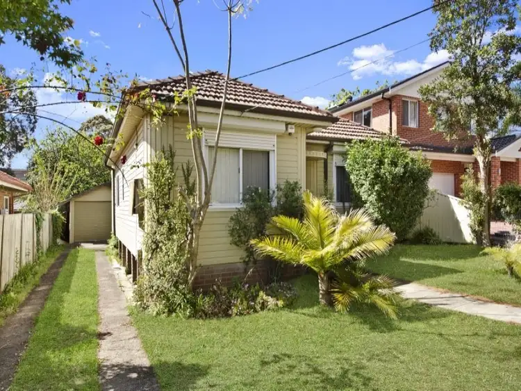 35 Birdwood Street, Denistone East NSW 2112