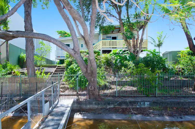 7 Lotus Key, Broadbeach Waters QLD 4218