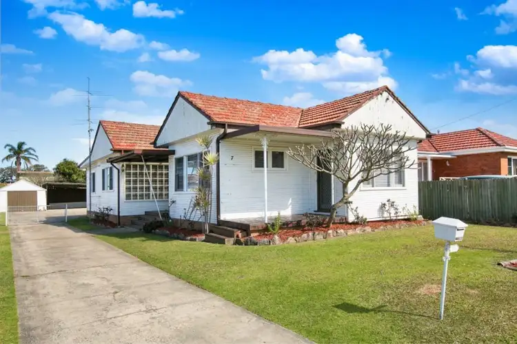 7 Mary Ann Street, Towradgi NSW 2518