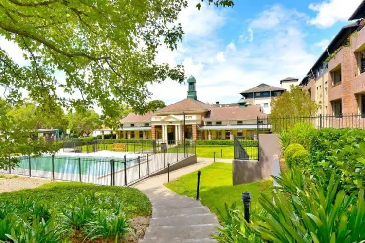 15/1-3 Coronation Avenue