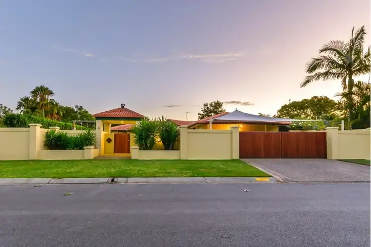 4 Bombala Street, Broadbeach Waters QLD 4218