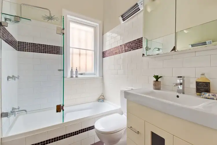 Fifth view of Homely apartment listing, 4/23 Quinton Road, Manly NSW 2095