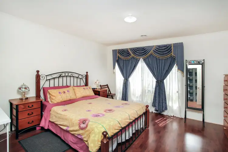 Fifth view of Homely house listing, 10 Grove Hall Place, Caroline Springs VIC 3023