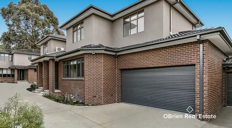 Main view of Homely townhouse listing, 2/42 Kenilworth Avenue, Frankston VIC 3199