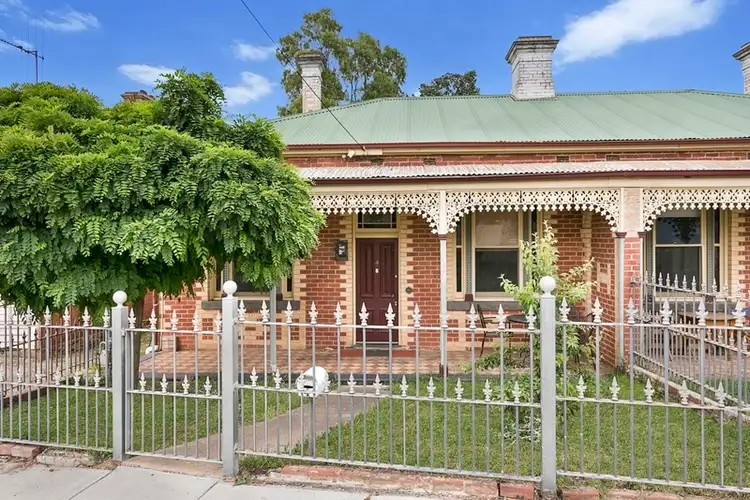 4 Breen Street, Quarry Hill VIC 3550