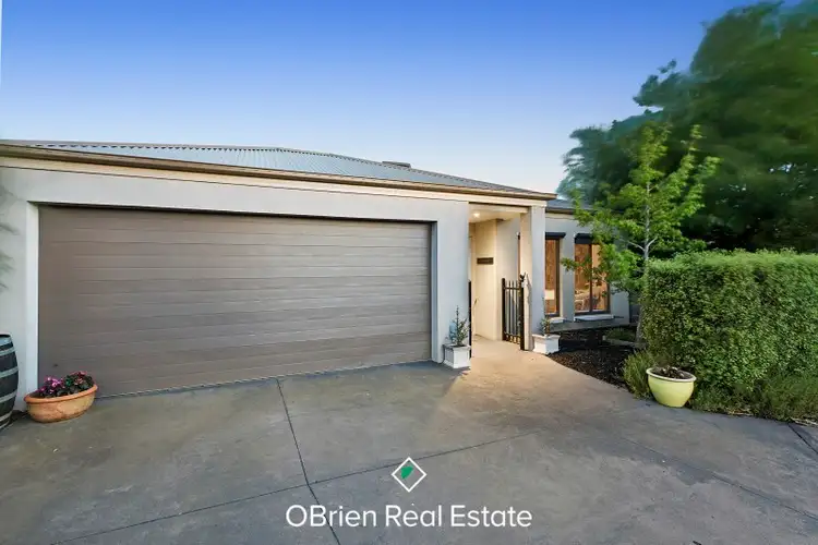 2/16 Olivia Court, Pakenham VIC 3810
